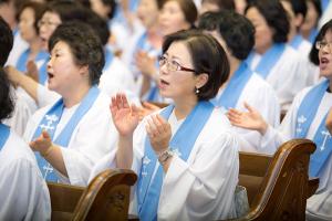  주일 3부 권사임직예배