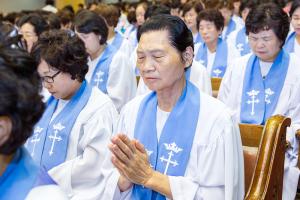  주일 3부 권사임직예배