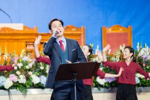  승리의 날 및 출판감사예배