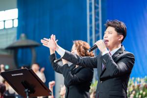  승리의 날 및 출판감사예배