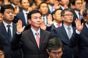  주일 3부 '장로장립, 안수집사임직예배'