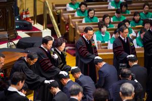  주일 3부 '장로장립, 안수집사임직예배'