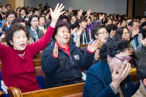  고난주간 특별집회 '2권 만화 출판 감사예배'