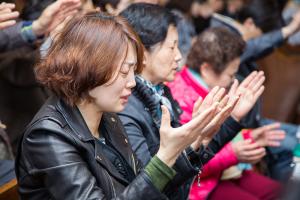  고난주간 특별집회 '2권 만화 출판 감사예배'