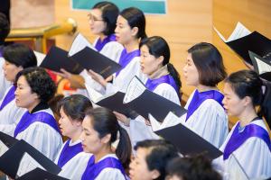  고난주간 특별집회 '2권 만화 출판 감사예배'