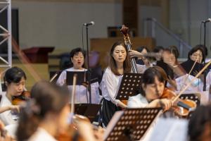  하계대성회 셋째날 평강의 날 감사예배 8권 영어판 출판 감사