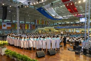  하계대성회 셋째날 평강의 날 감사예배 8권 영어판 출판 감사
