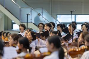  하계대성회 셋째날 평강의 날 감사예배 8권 영어판 출판 감사