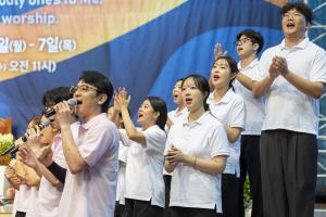  하계대성회 셋째날 찬양기도회